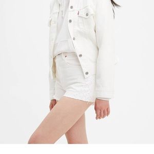 Levi’s Ribcage White Shorts